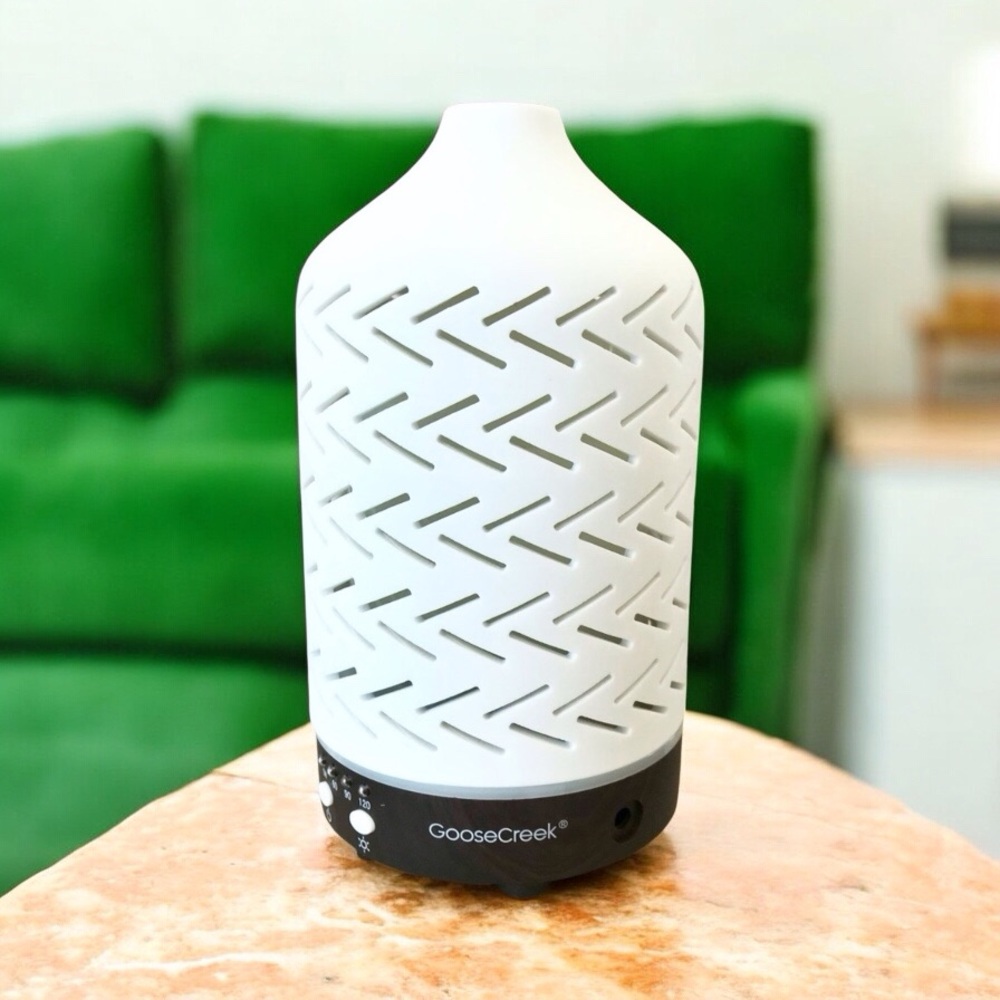 🆕 RELAX Color Changing Essential Oil Diffuser (SMALL)